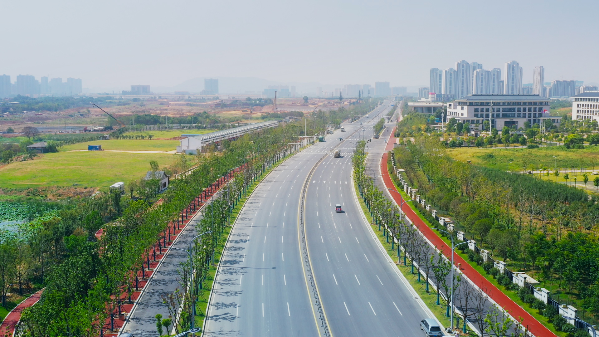 武漢軍運村落成于黃家湖綠道
